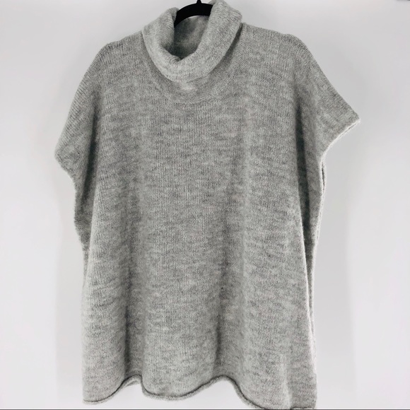 Universal Thread Grey Poncho - Picture 9 of 9